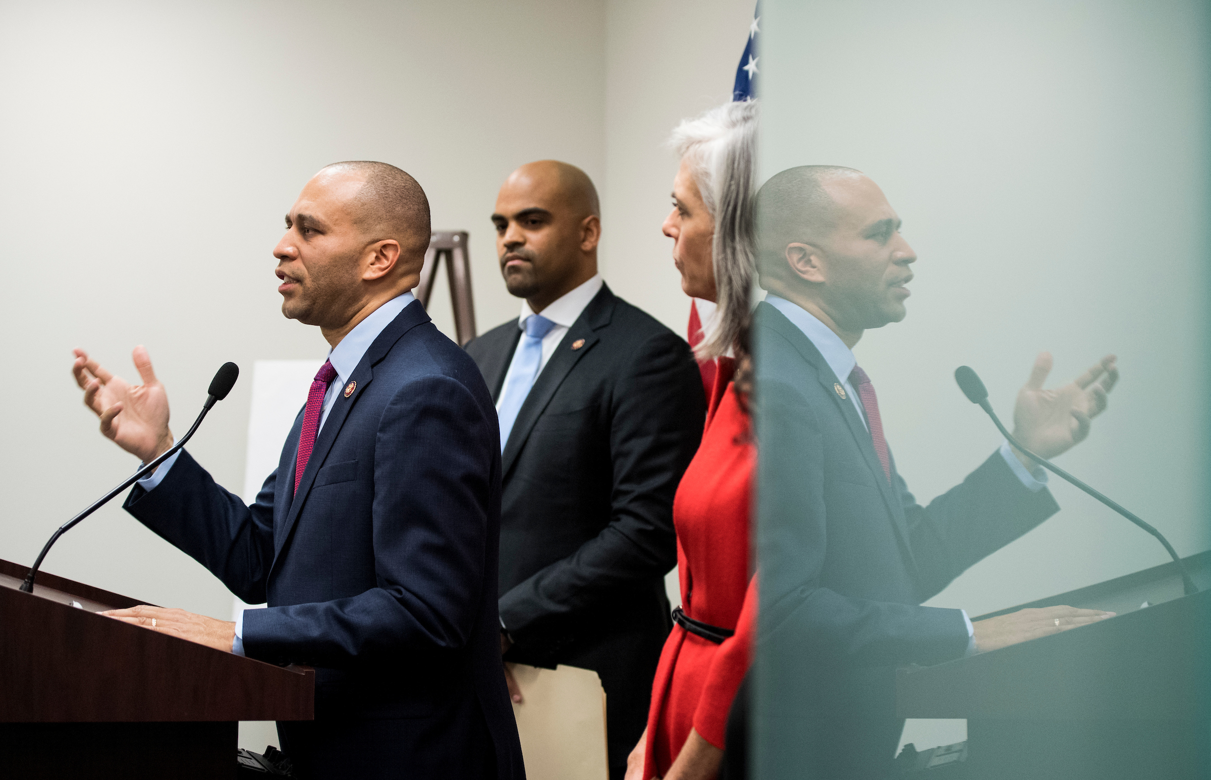 Roll Call: Photos of the week: Shutdown approaches fourth week in Washington